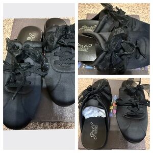 Badgley Mischka Jewel Satin Sneakers –